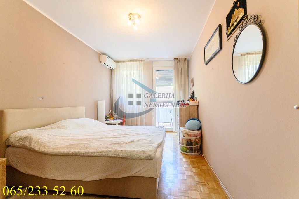 Vračar  Kalenić   Sinđelićeva 112m2 5