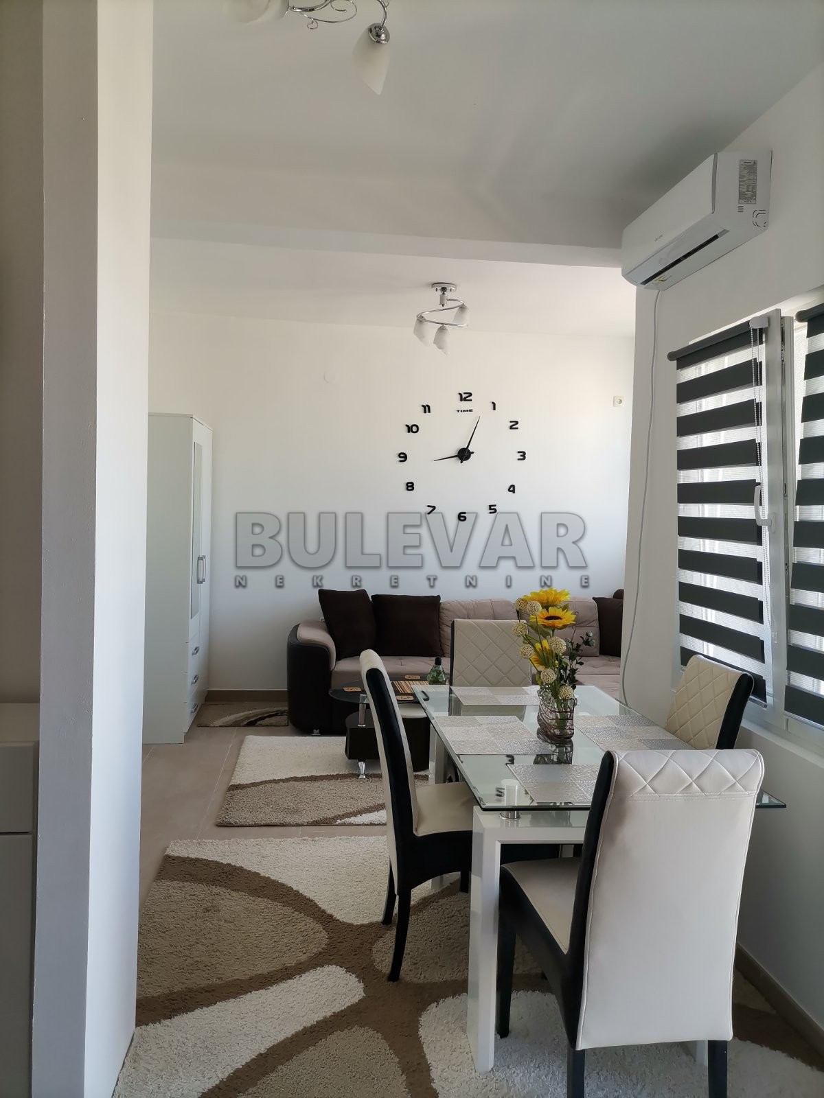 Jednosoban stan, 28 m2, Centar, Sinđelićev trg ID: i-06335 4