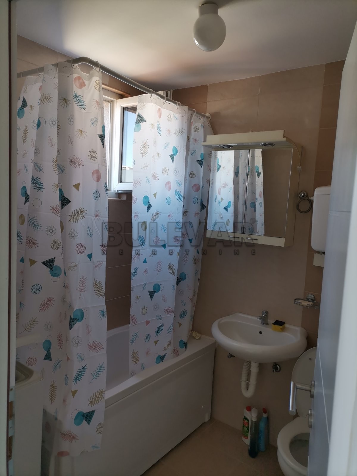 Jednosoban stan, 28 m2, Centar, Sinđelićev trg ID: i-06335 9