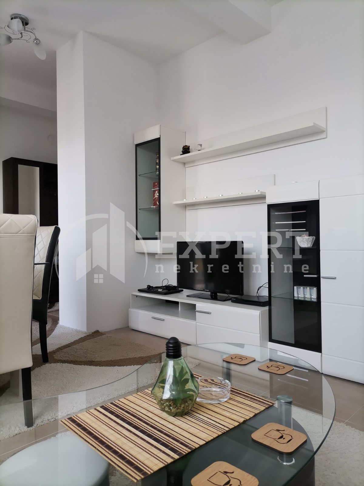 Jednosoban stan, 28 m2, Centar, Sinđelićev trg ID: i-06335 3