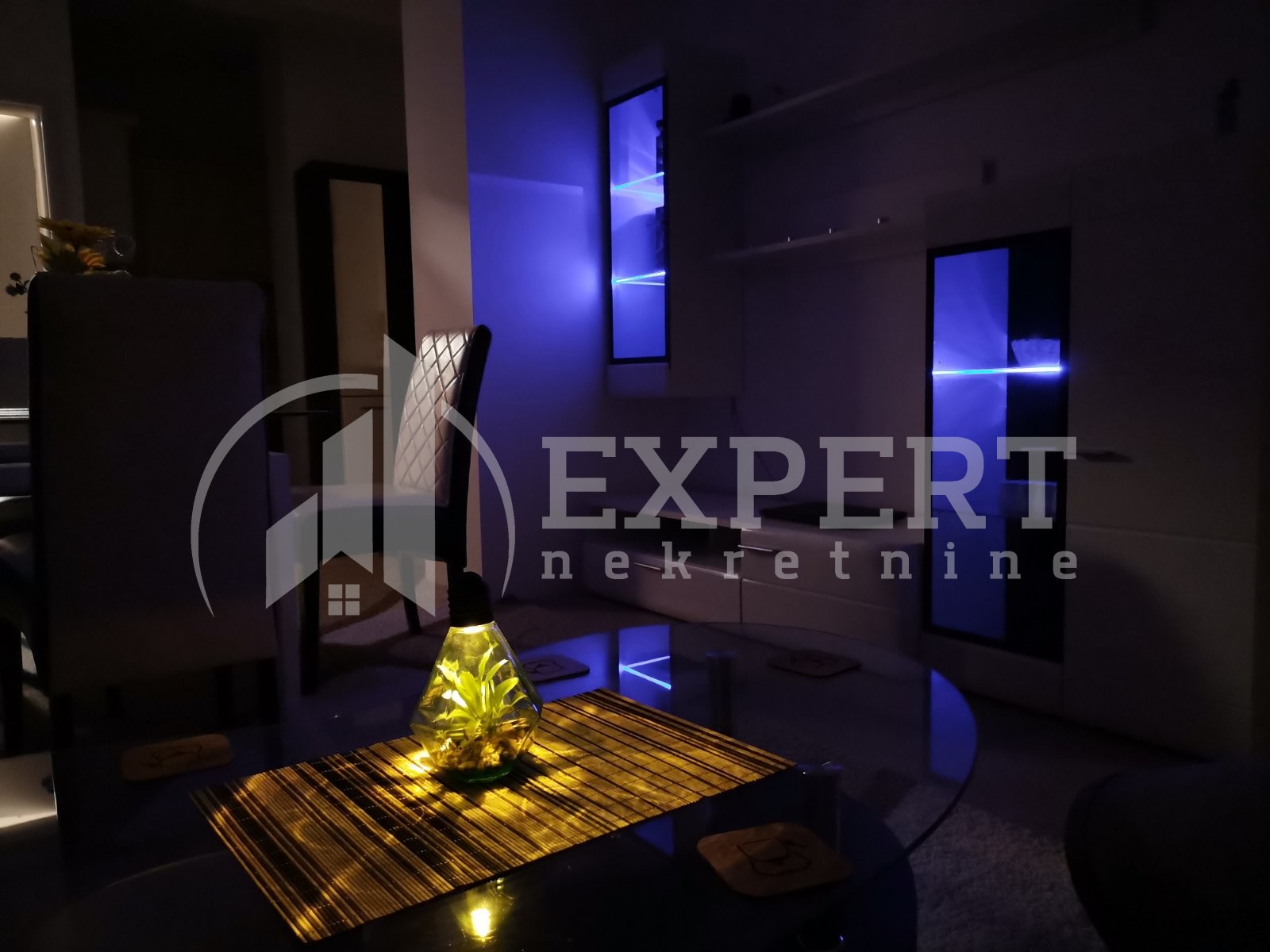 Jednosoban stan, 28 m2, Centar, Sinđelićev trg ID: i-06335 7