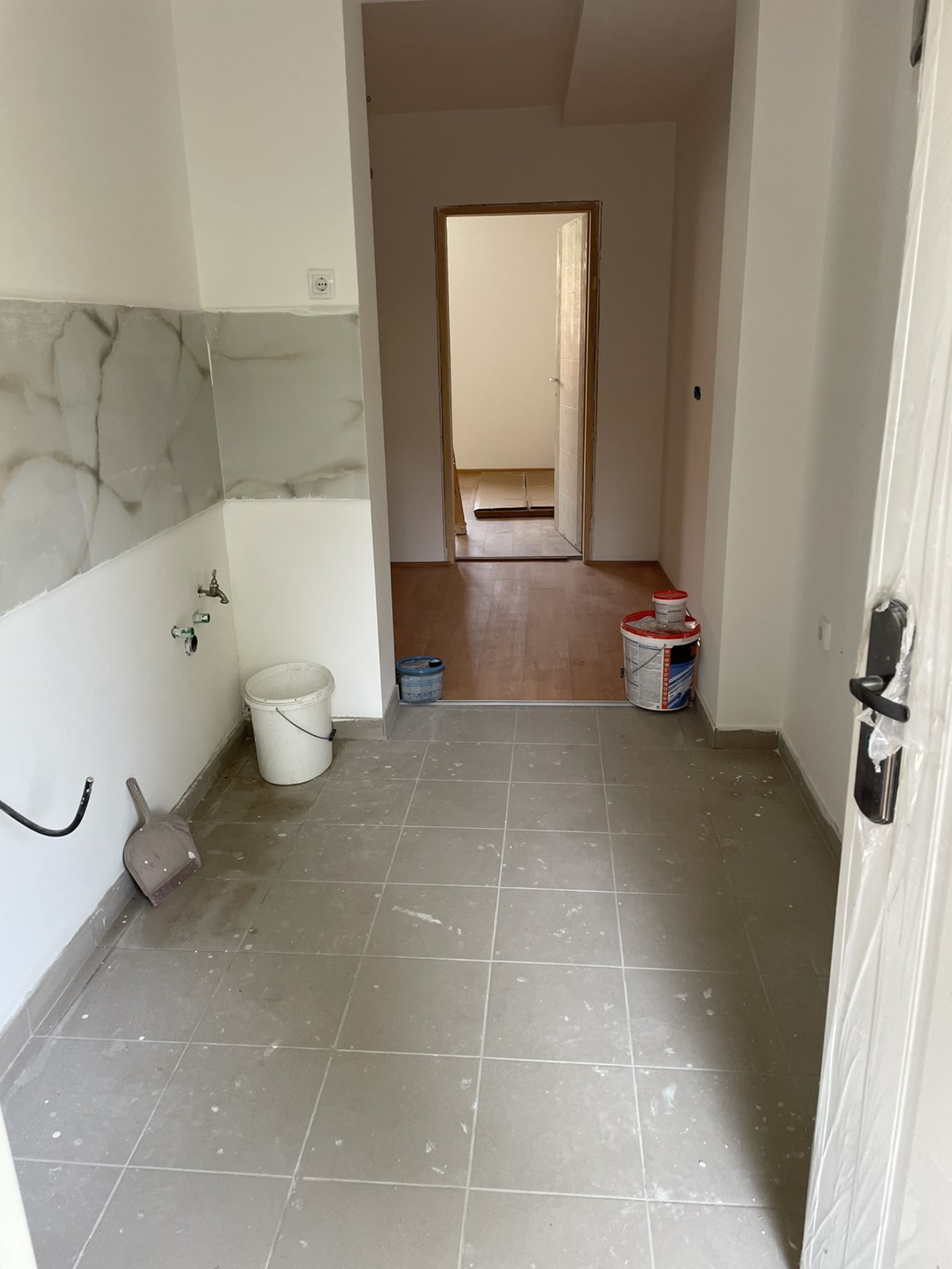 Izdajem dvosoban stan na Tosinom Bunaru 2