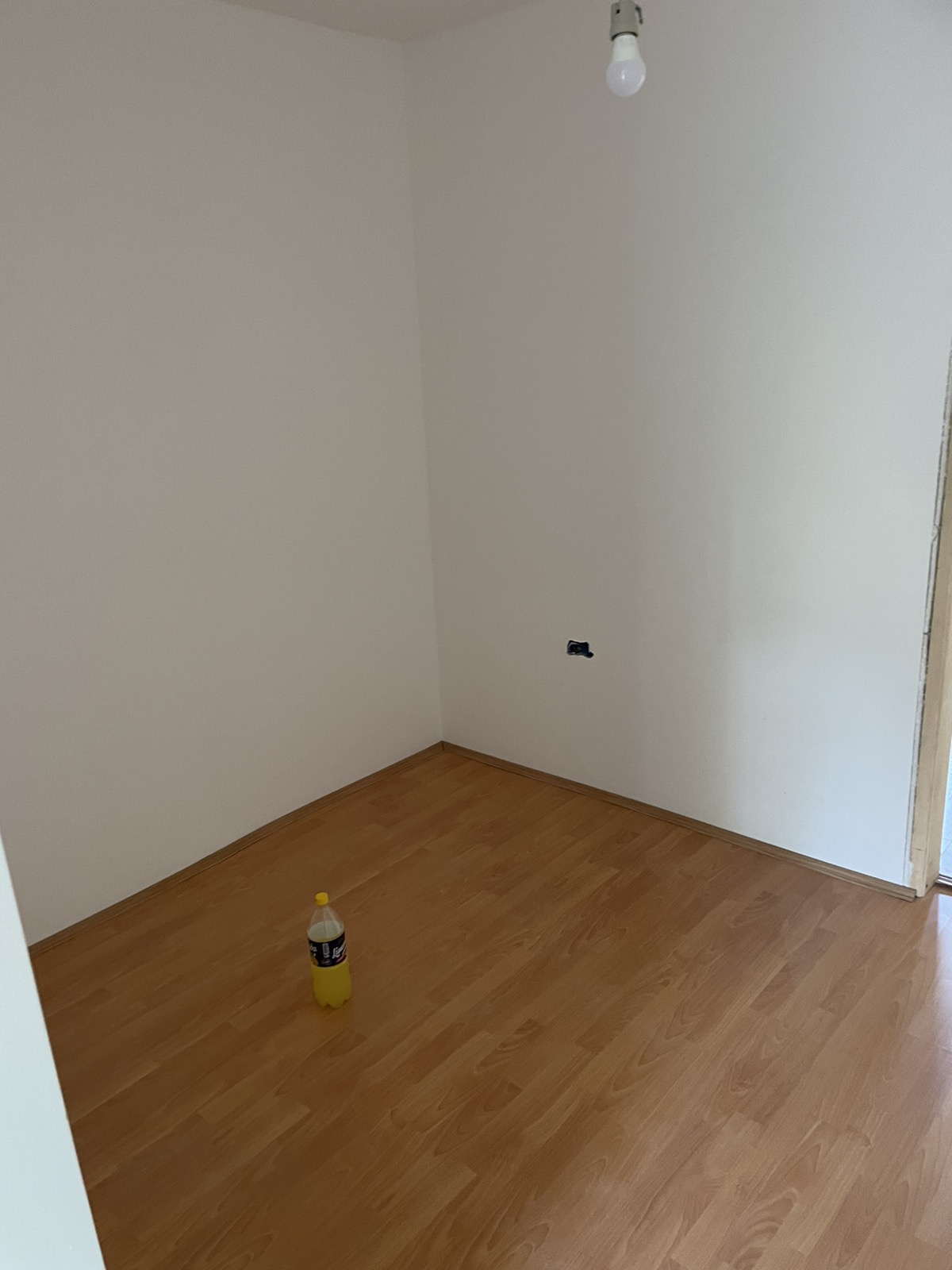 Izdajem dvosoban stan na Tosinom Bunaru 3