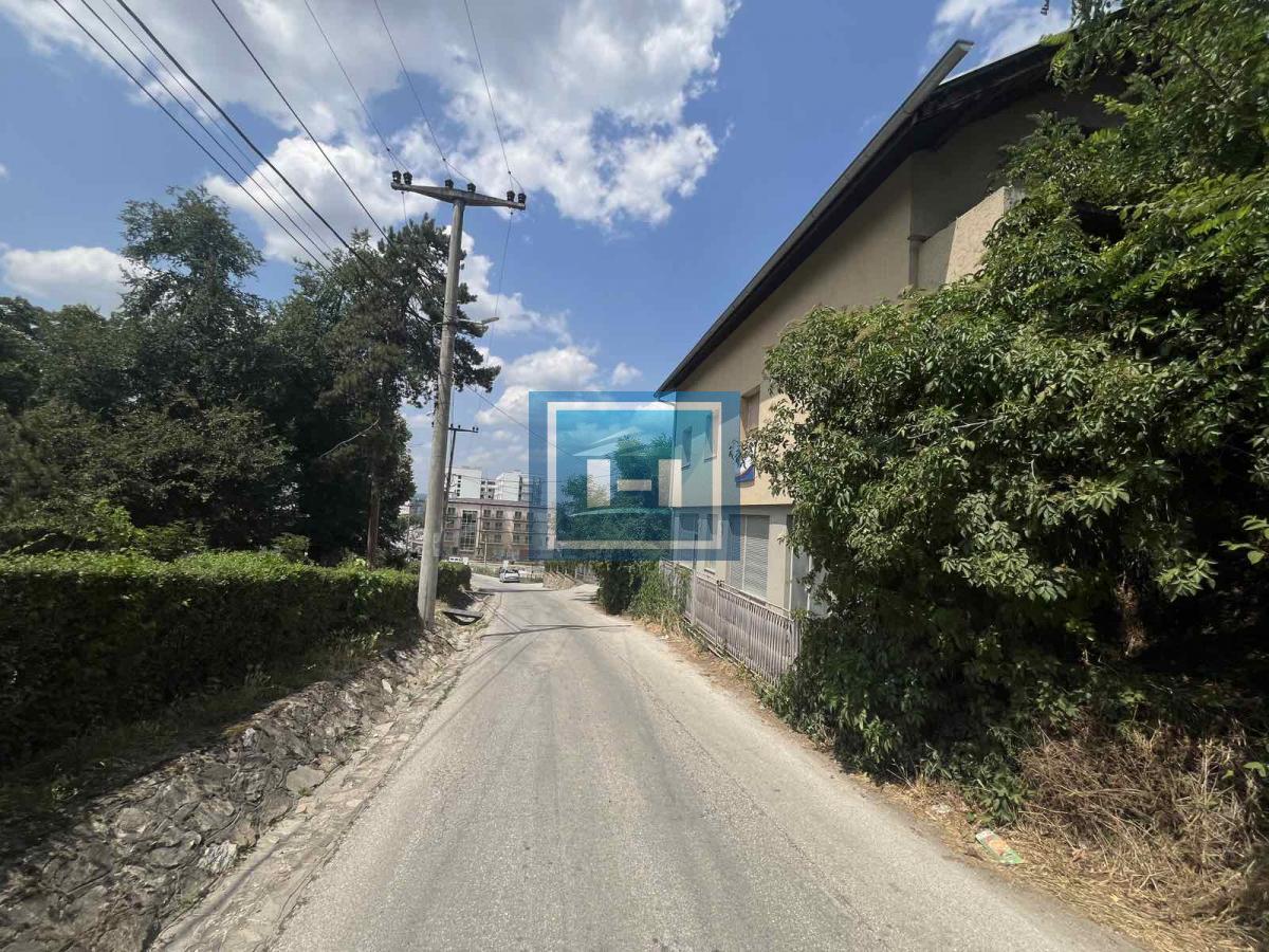 Kuća na 20a placa  odmah pored izletišta Potok 3