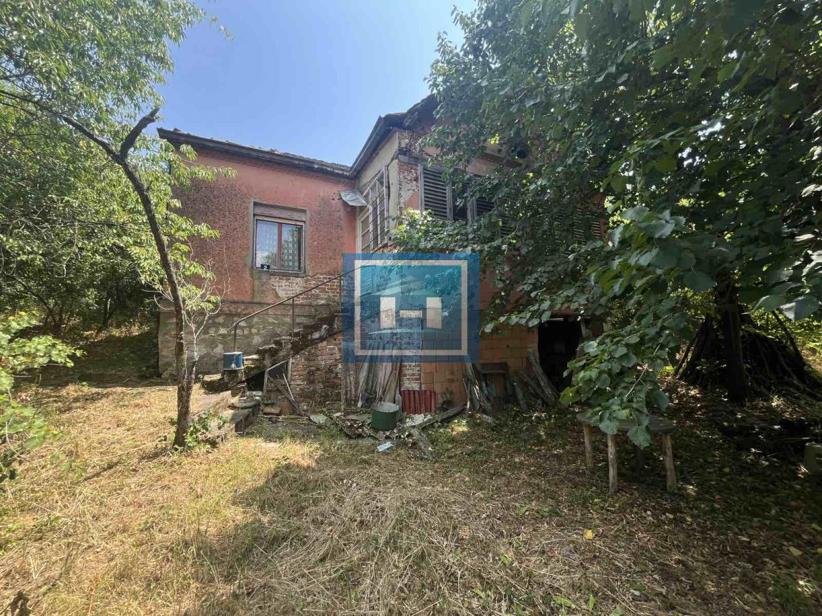 Kuća na 20a placa  odmah pored izletišta Potok 4