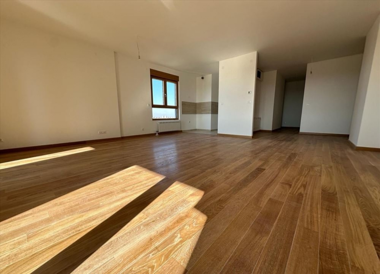 Izuzetan stan u Wellport Kuli 4