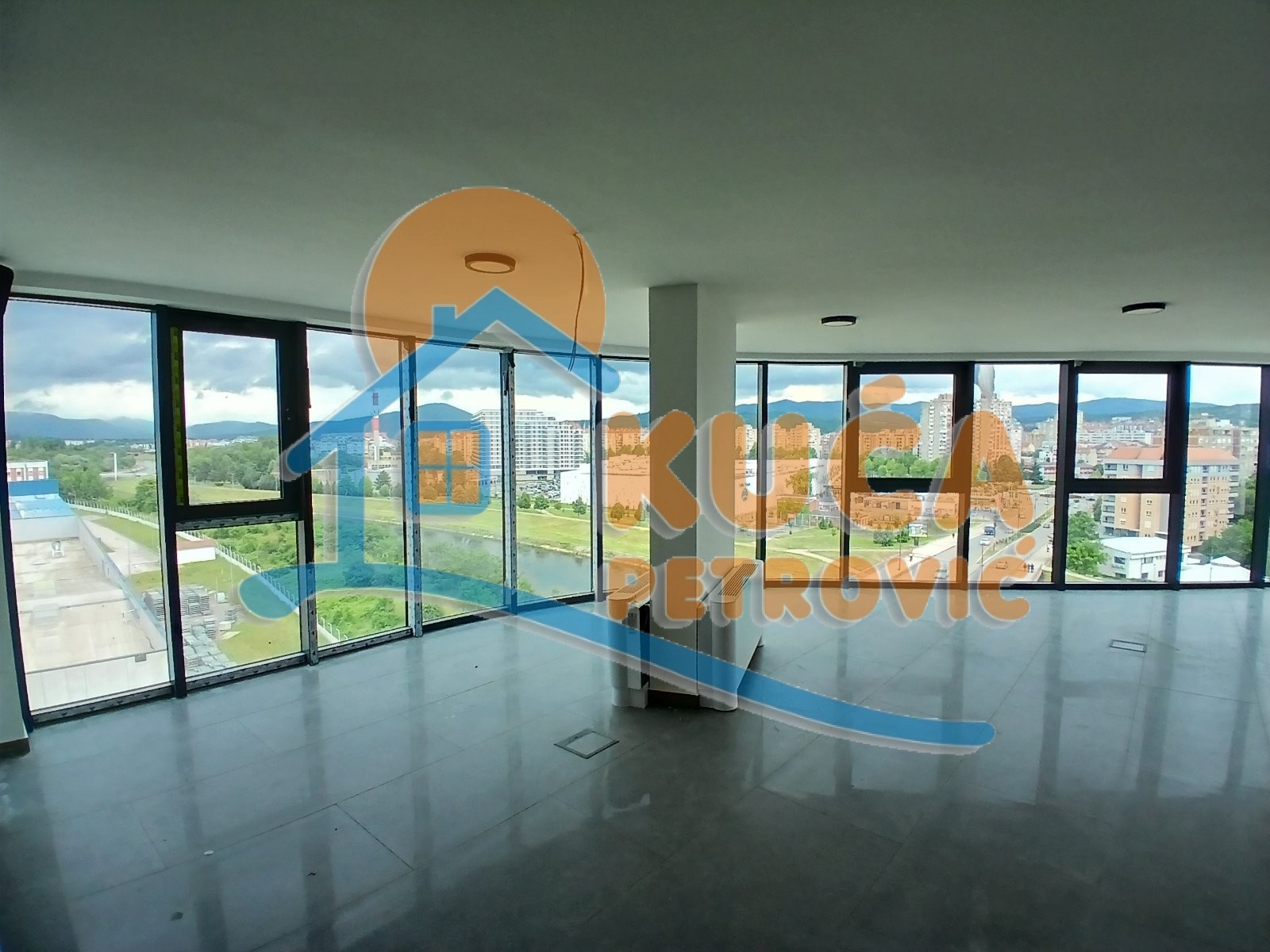 Lokal, 460 m2, Medijana, Pantelejska ID: i-014197 2