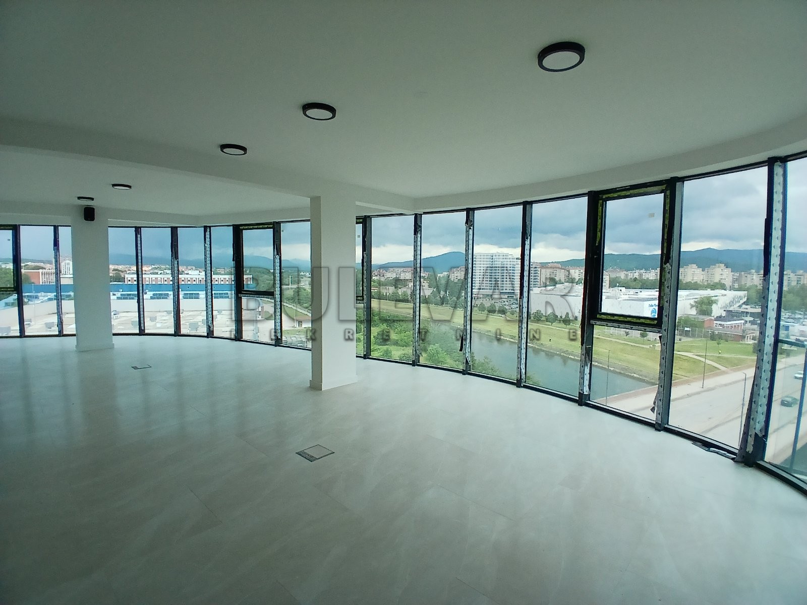 Lokal, 460 m2, Medijana, Pantelejska ID: i-014197 15