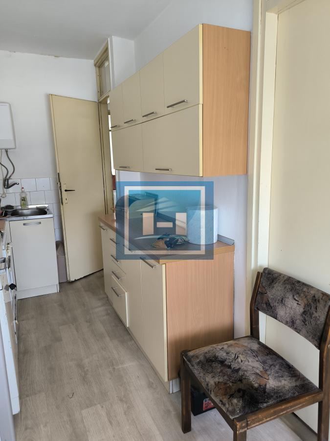 Retka prilika u srcu Ćuprije – stan u glavnoj ulici sa garažom i podrumom! 5