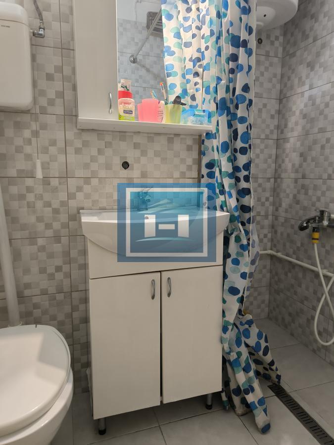 Retka prilika u srcu Ćuprije – stan u glavnoj ulici sa garažom i podrumom! 10