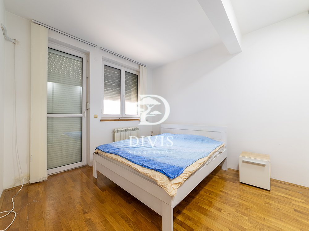 Višnjička banja  kuća sa bazenom  4 etaže  302m2 4