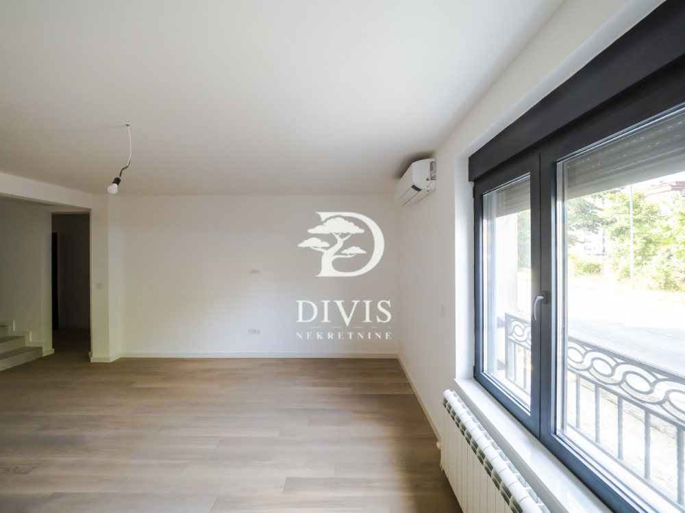 Nov 6 0 stan sa dvorištem  Dunavska  Dorćol  269m2 4