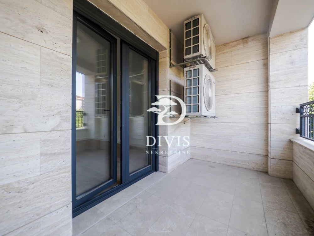 Nov 6 0 stan sa dvorištem  Dunavska  Dorćol  269m2 5