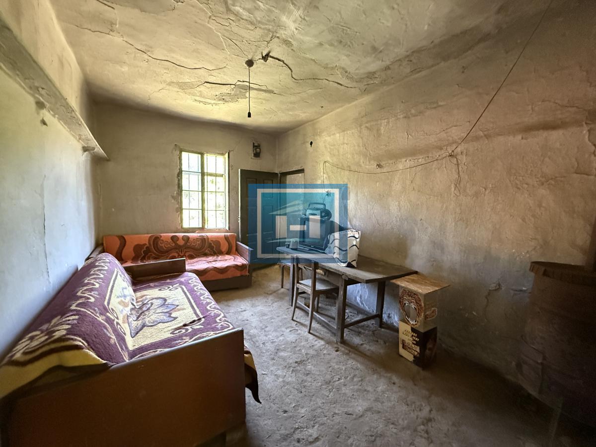 U ponudi stara autentična kuća,veoma poznata po snimanju serije Koreni. 18