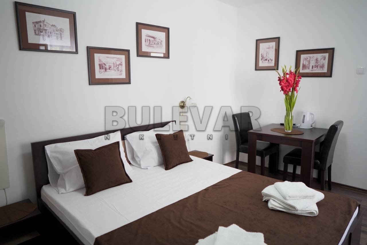 Lokal, 320 m2, Centar, 7. jula ID: i-014260 14