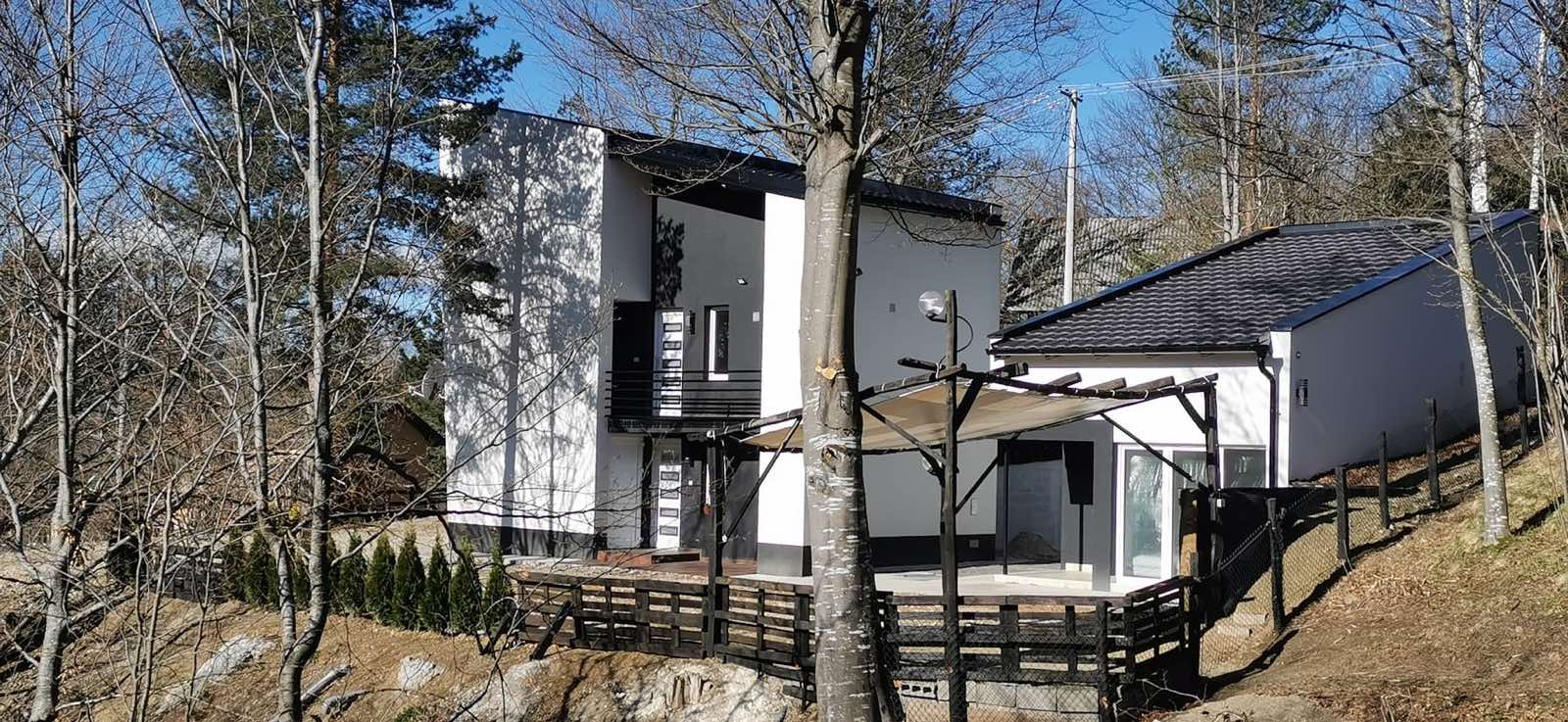 Zlatibor   Moderna kuća sa dodatnom stambenom jedinicom  Zova  plac 600 m²  4