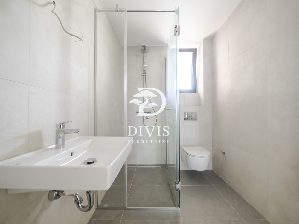 Nov sedmosoban stan sa dvorištem na Dorćolu  229m2 4