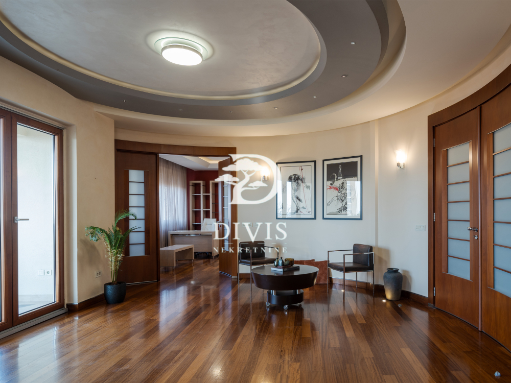 Požeška Banovo brdo  lux renoviran 6 0 stan  252m2 2