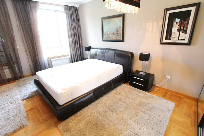 Izdavanje lux Vracar Penthouse   5 0   garaza   terasa 30m2 4