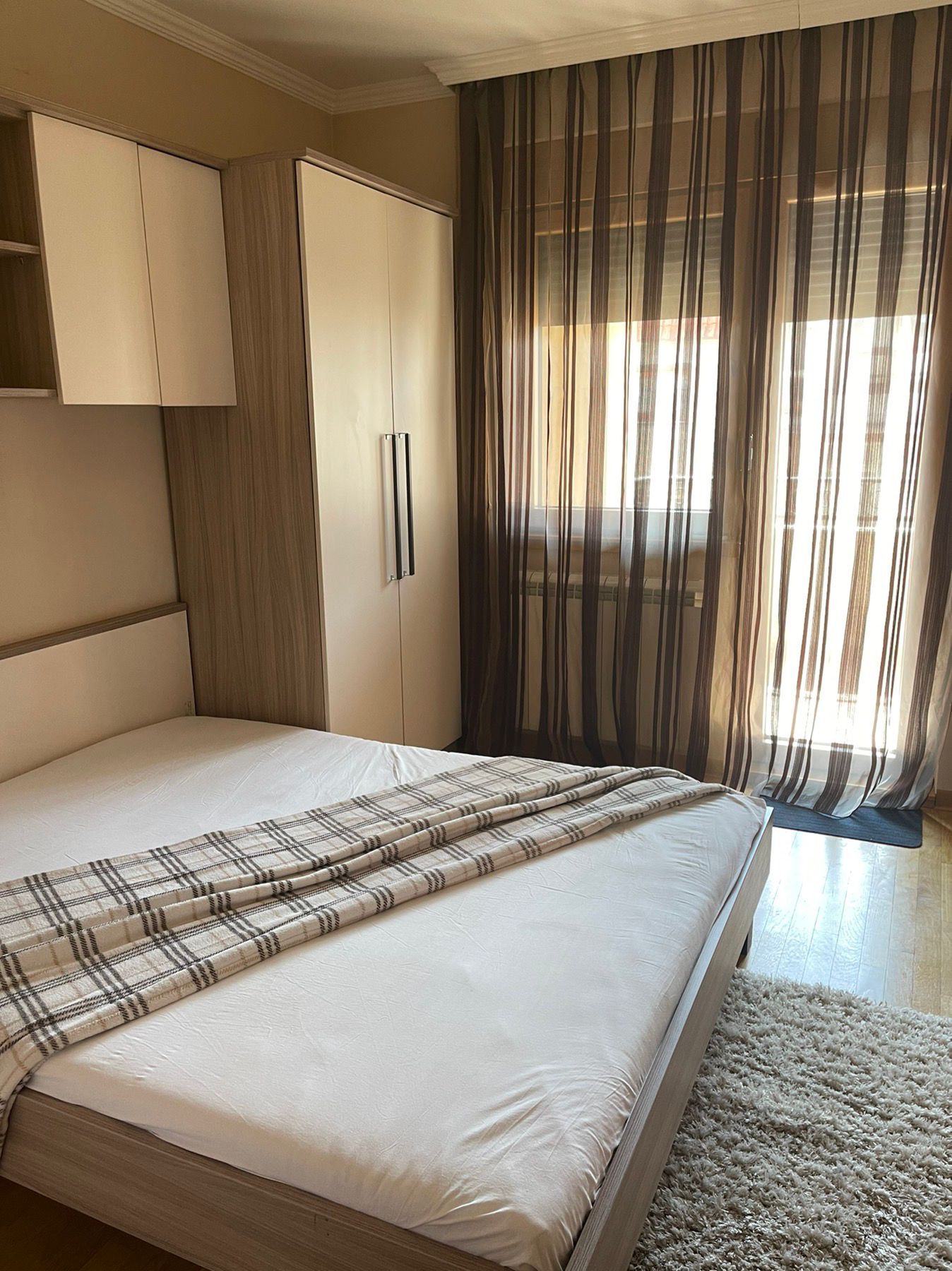 Izdajem potpuno namesten dvosoban stan 55 m2  Zvezdara  Zahumska 5