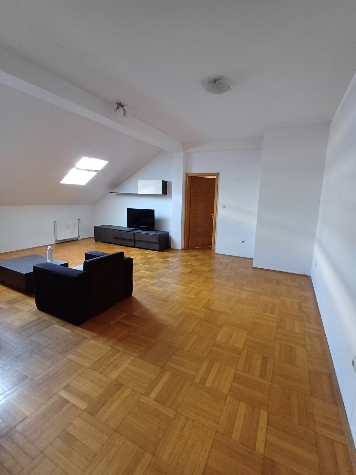 Komforan 3 soban stan u strogom centru 1