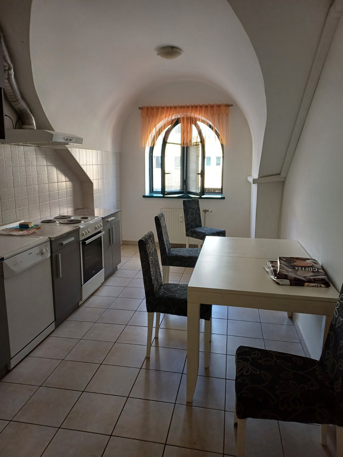 Komforan 3 soban stan u strogom centru 2