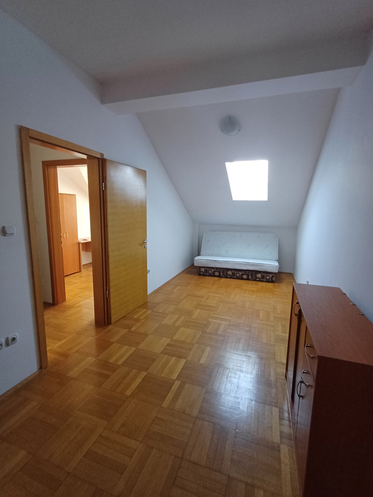 Komforan 3 soban stan u strogom centru 3