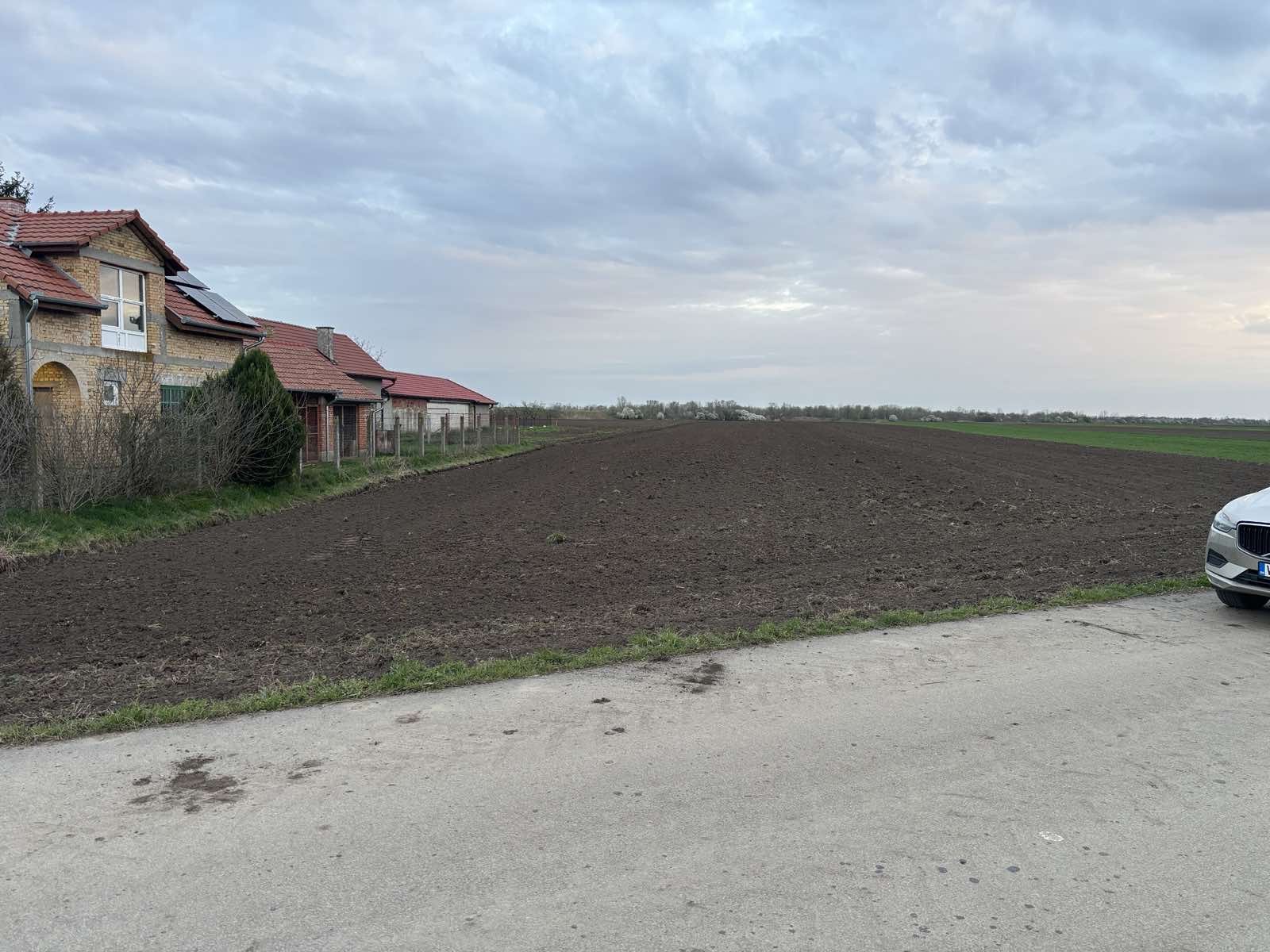 Prodajem gradjevinsko zemljiste Vrbas 3