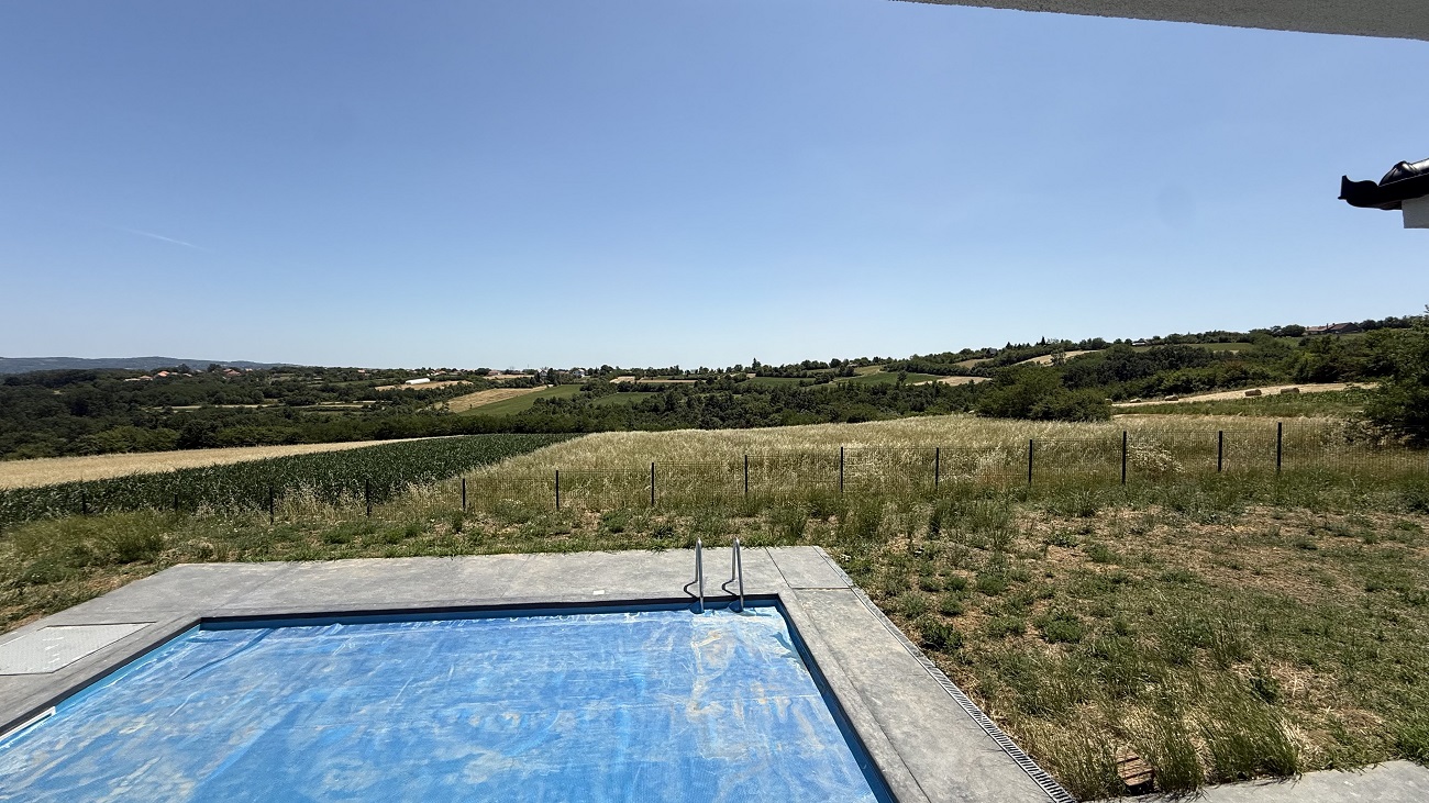 Sopot uknjižena kuća sa bazenom  136m2  10a placa 4