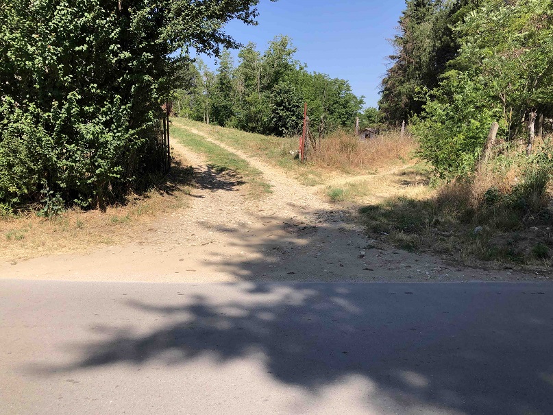 Plac do glavnog puta blizu Dunava Usije Golubac 1