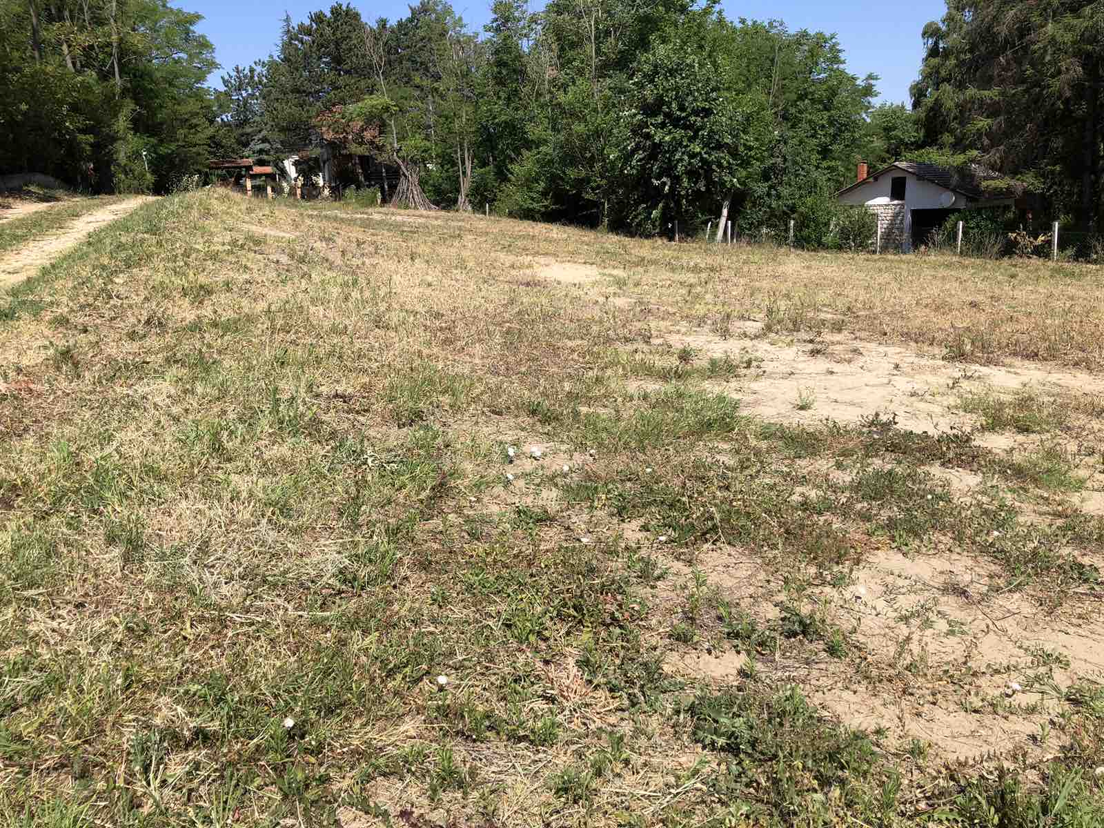 Plac do glavnog puta blizu Dunava Usije Golubac 3