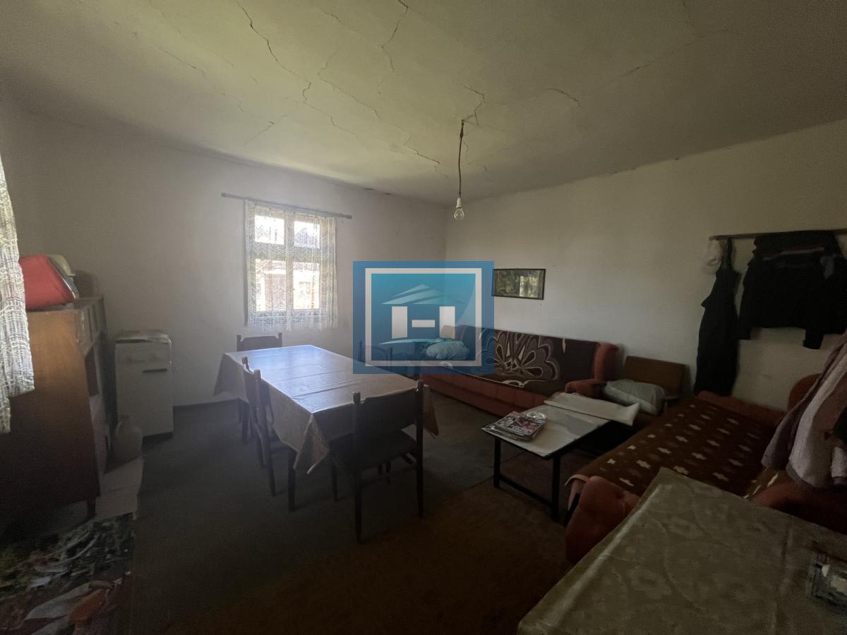 Domaćinstvo i kuća Majur 4