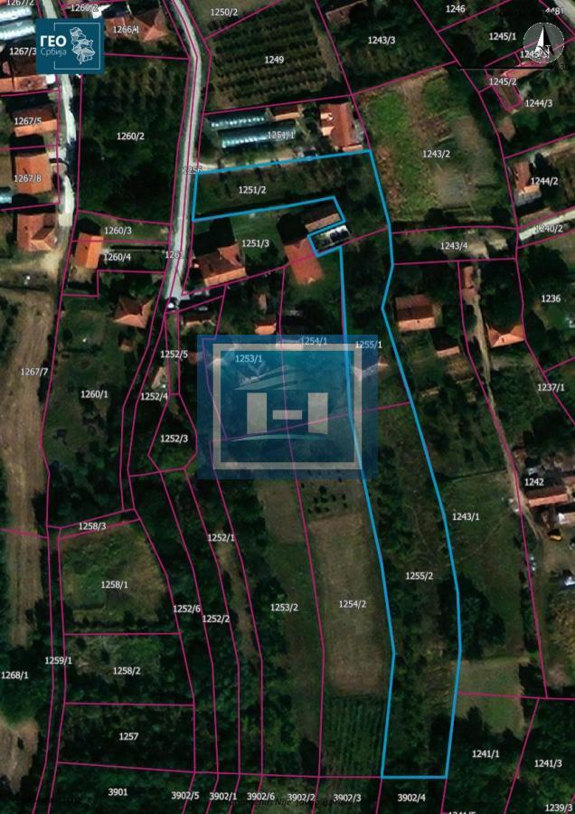 Domaćinstvo i kuća Majur 12