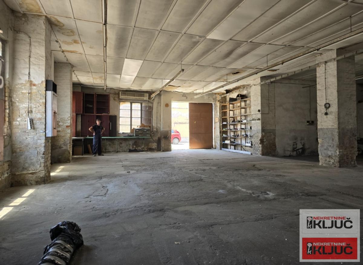 FUTOG IZDAJE SE HALA ZA MAGACIN ILI LAKU PROIZVODNJU 2