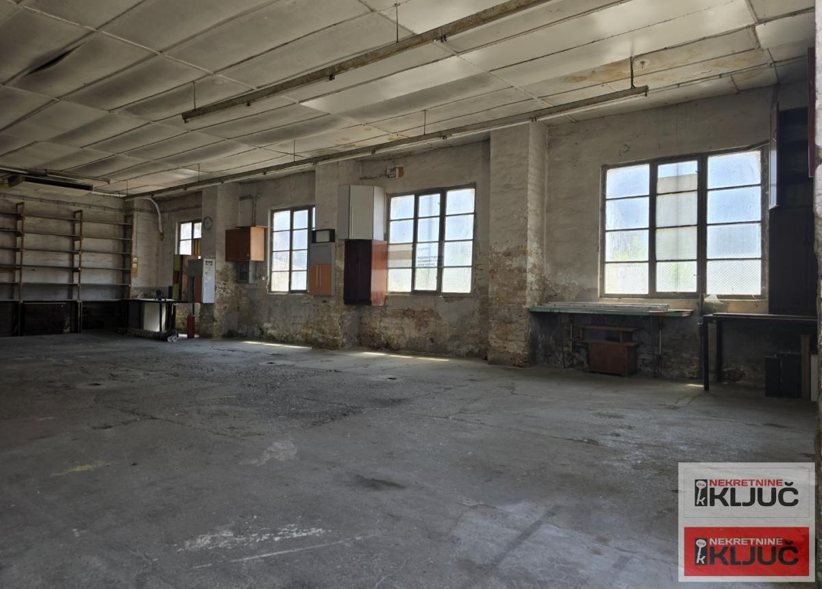 FUTOG IZDAJE SE HALA ZA MAGACIN ILI LAKU PROIZVODNJU 7