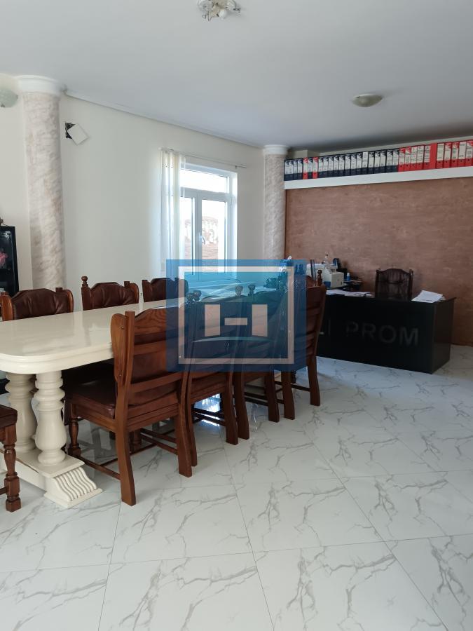 Idealno za preduzetnike – Kuća sa halom i vagom do 60 tona! 11