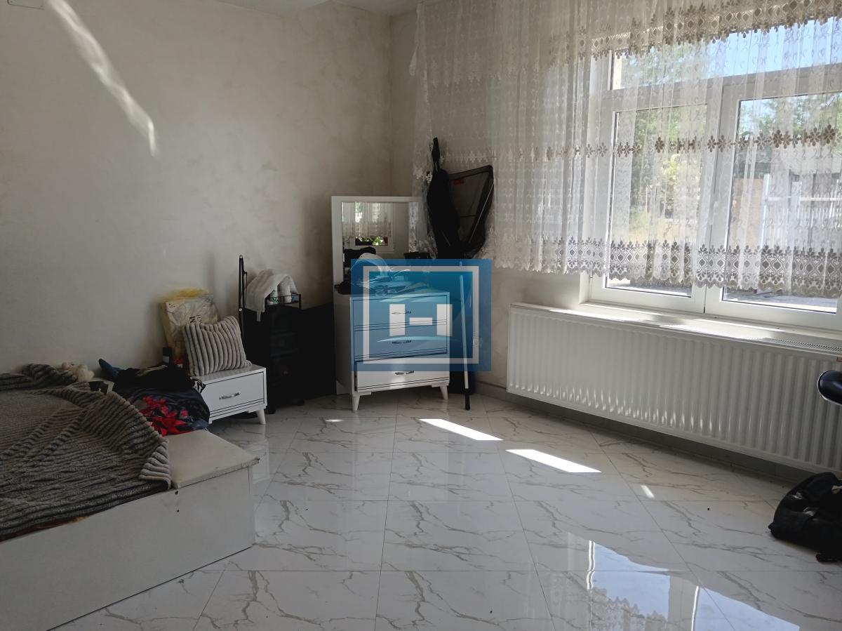 Idealno za preduzetnike – Kuća sa halom i vagom do 60 tona! 9