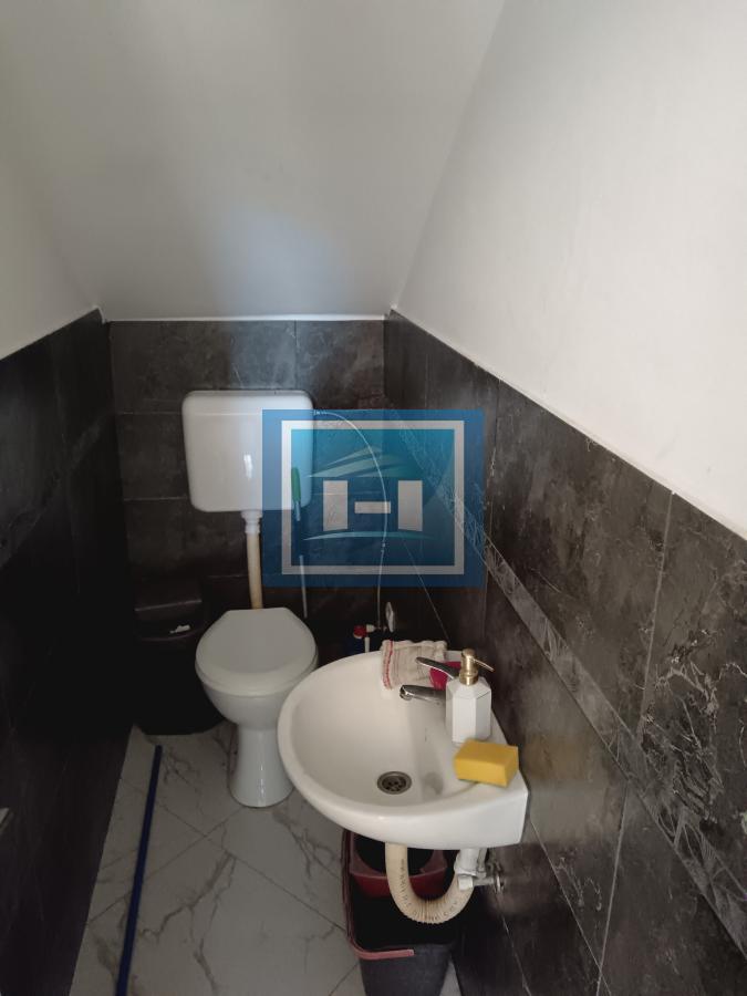 Idealno za preduzetnike – Kuća sa halom i vagom do 60 tona! 14