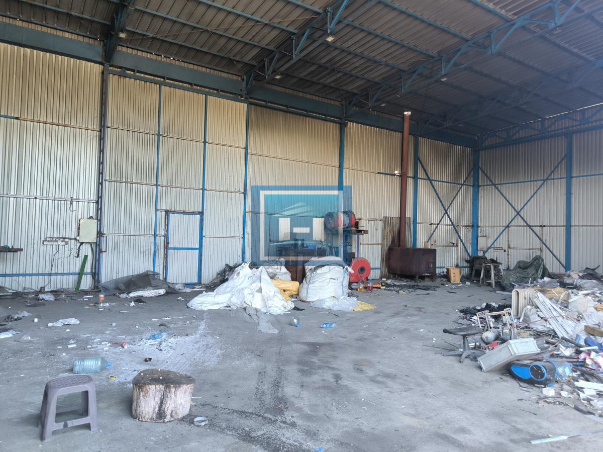 Idealno za preduzetnike – Kuća sa halom i vagom do 60 tona! 6