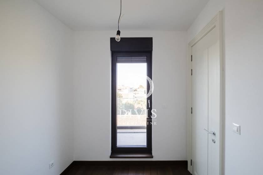 Prodajemo odličan 4 0 stan  119m2  Loznička ulica 4