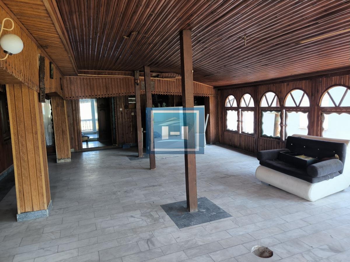 Stambeno-poslovna prilika u srcu Velikog Popovića – INVESTICIJA KOJA SE ODMAH ISPLAĆUJE! 11