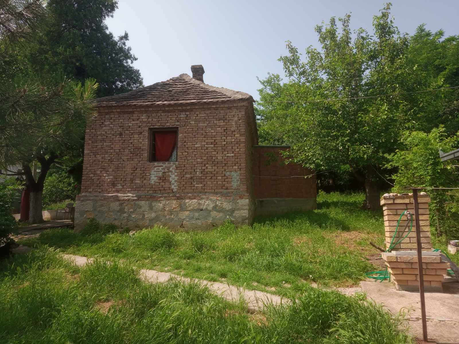 Prodajem porodicno imanje u Maloj Mostanici 2