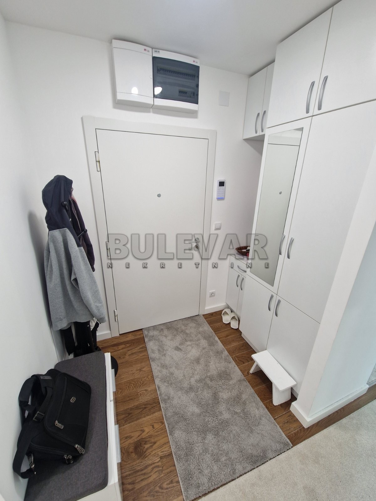 Trosoban stan, 81 m2, Bulevar Nemanjića, Blagoja Parovića ID: p-014324 11