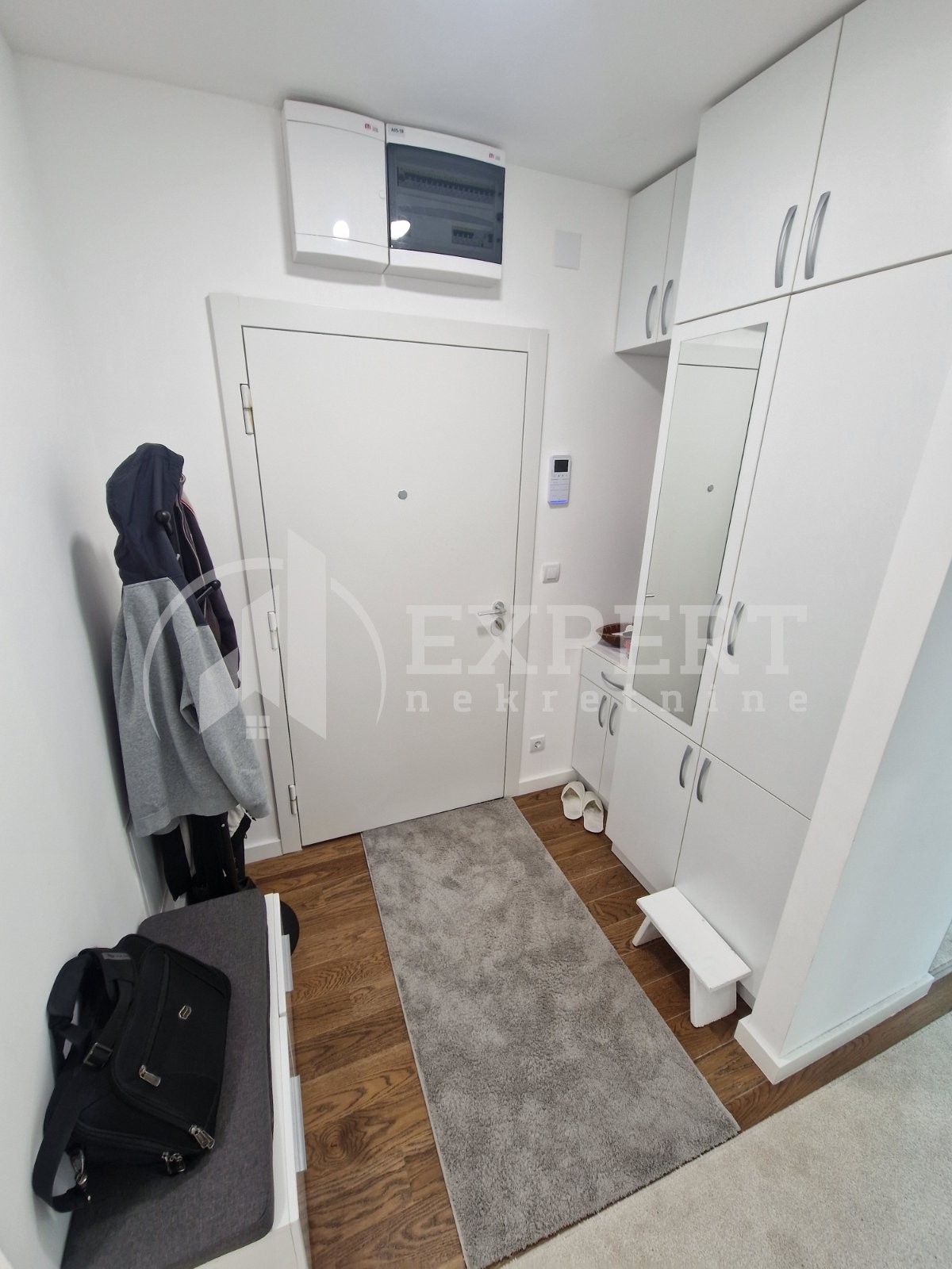 Trosoban stan, 81 m2, Bulevar Nemanjića, Blagoja Parovića ID: p-014324 11