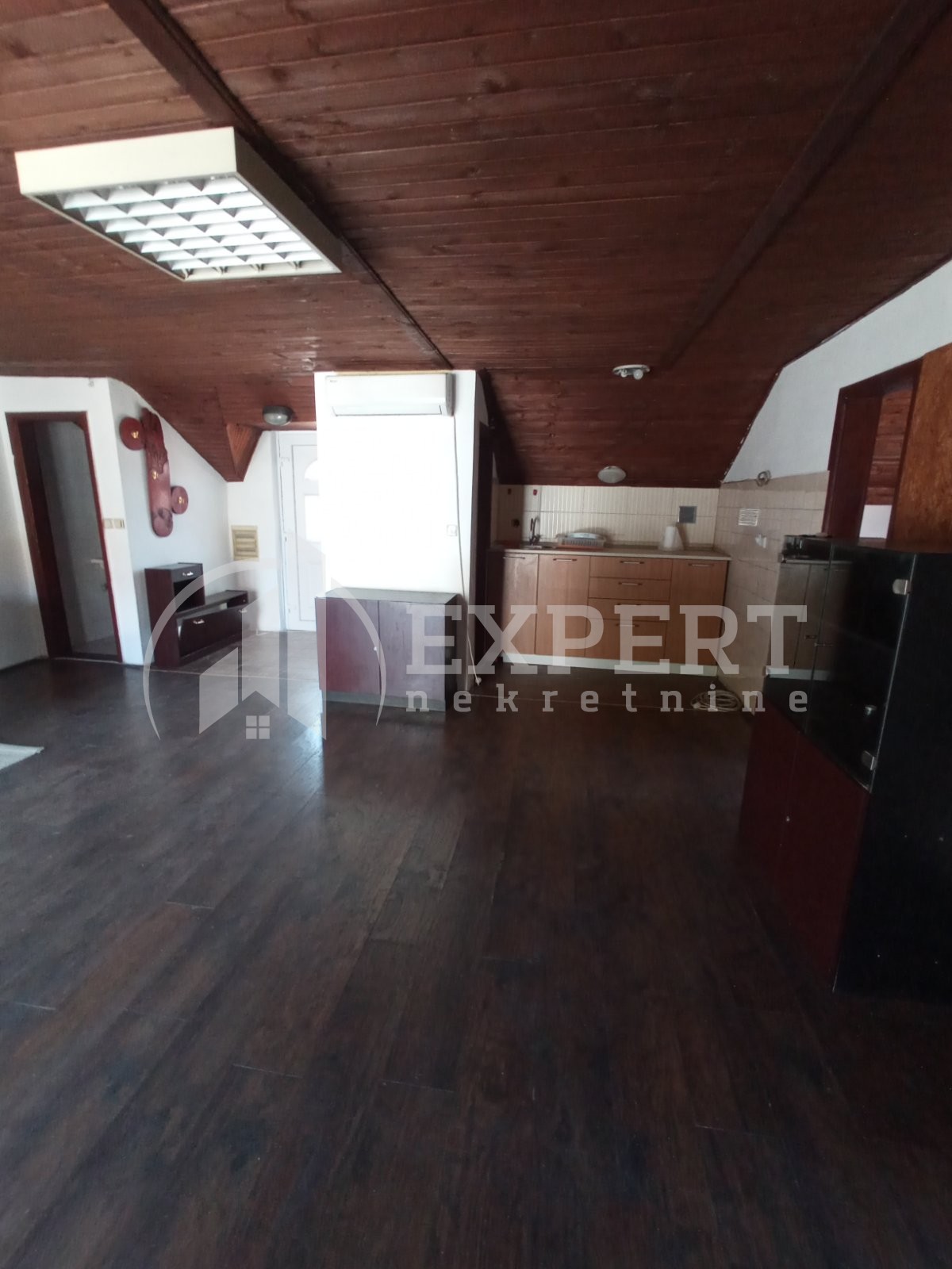 Trosoban stan, 80 m2, Ćele kula, Bulevar svetog cara ID: i-014328 5
