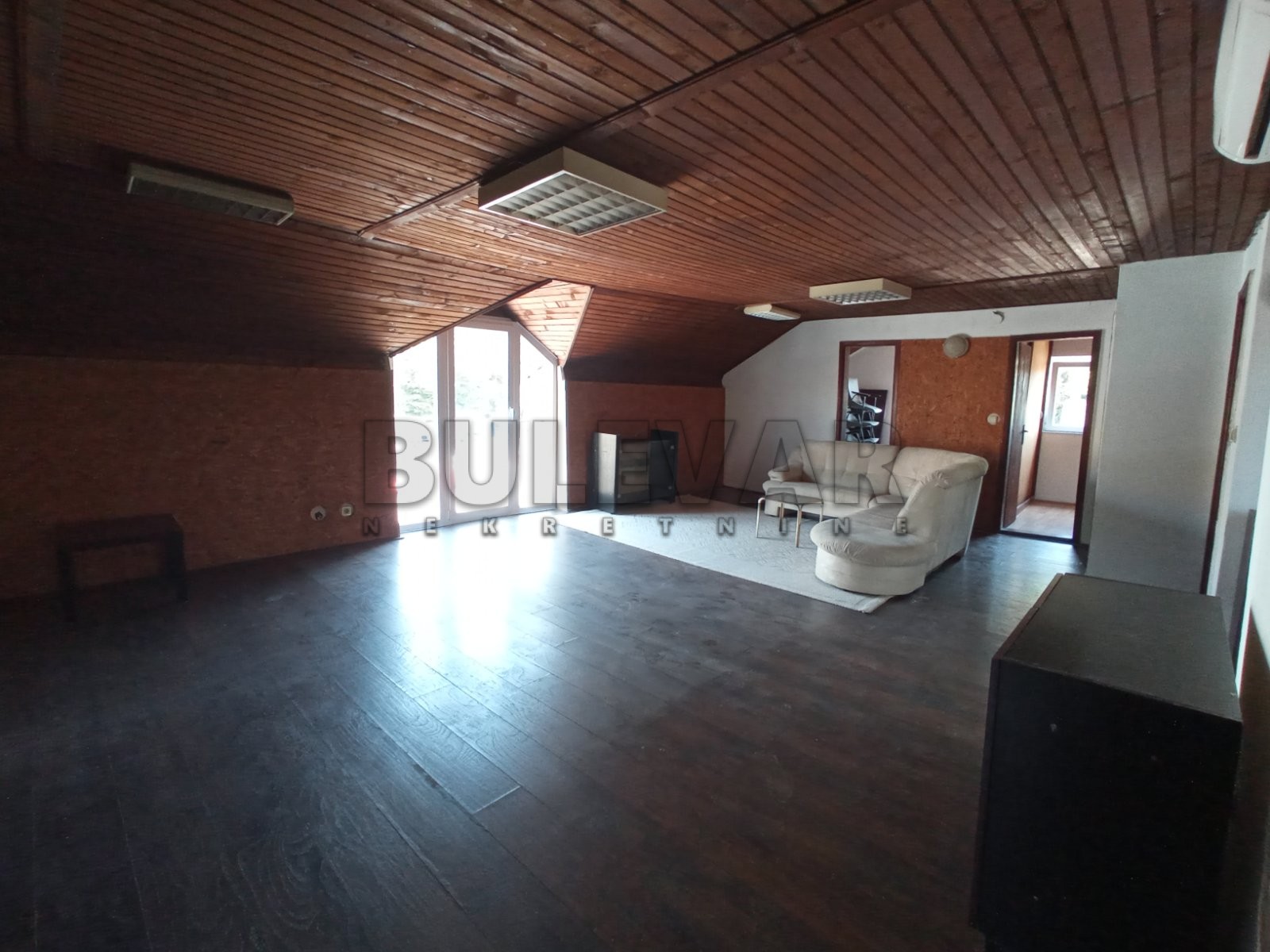 Trosoban stan, 80 m2, Ćele kula, Bulevar svetog cara ID: i-014328 3