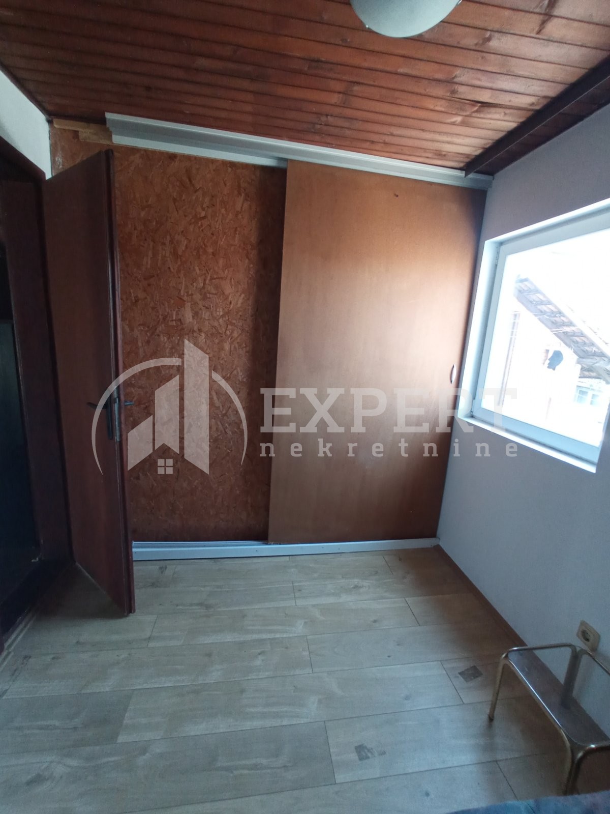 Trosoban stan, 80 m2, Ćele kula, Bulevar svetog cara ID: i-014328 8