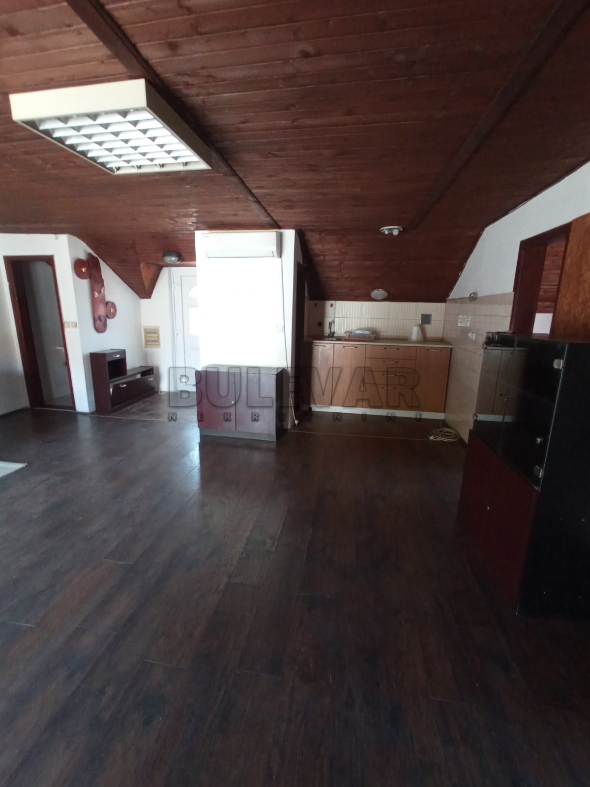 Trosoban stan, 80 m2, Ćele kula, Bulevar svetog cara ID: i-014328 5