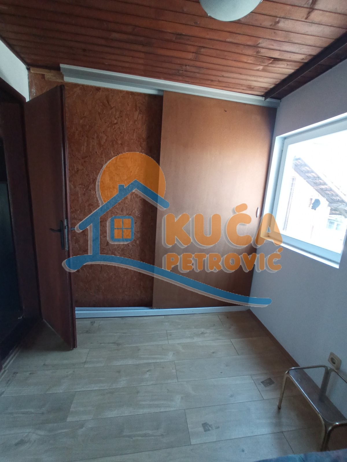 Trosoban stan, 80 m2, Ćele kula, Bulevar svetog cara ID: i-014328 8