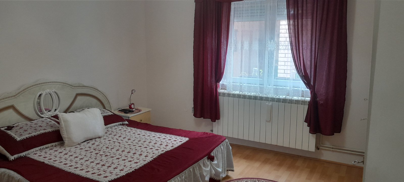 Prodajem dve kuce na jednom placu 4